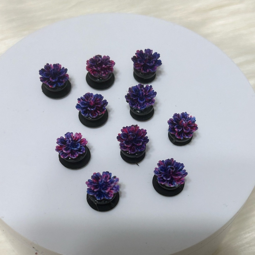 Imagine adorning your shoes with these stunning flower cabochons.